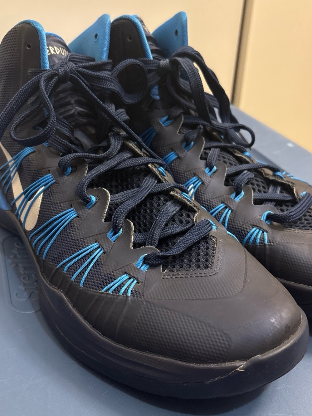 Nike Men's Navy and Bright Blue Hyperdunk Athletic Basketball Shoes